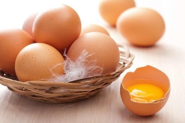 Thành phần trứng gà có chứa nhiều chất bổ dưỡng và hỗ trợ phát triển chiều cao ở người.